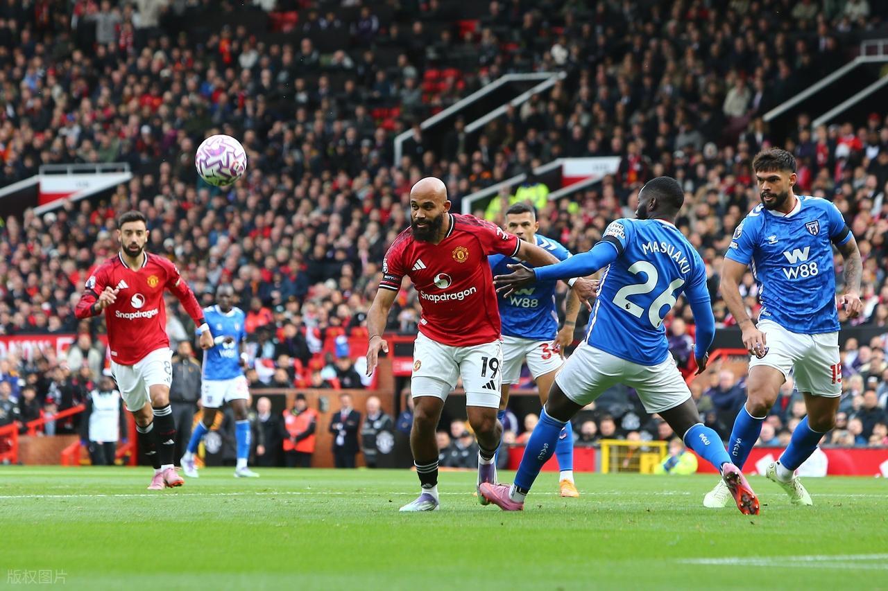 英超焦点战：利物浦VS曼联，曼联客场能否终结尴尬记录？