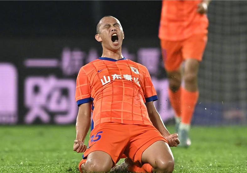 前富力双雄闪耀中超：李提香黄政宇表现惊艳，陶强龙错失良机