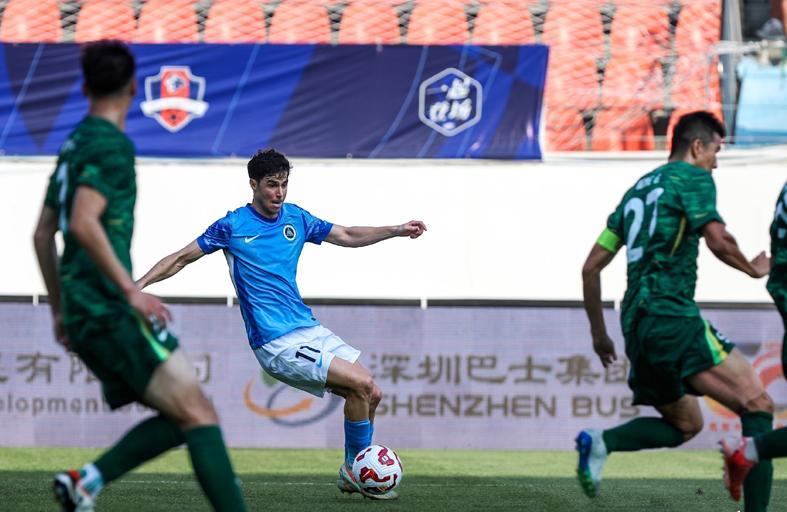 国安连败失冠军相！球迷怒批：保级队都成送分童子