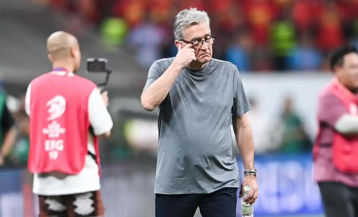 国足低迷联赛混乱，宋凯能否打破足协失败循环？