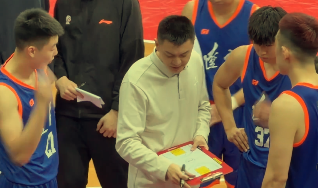 张陈治锋20分惊艳全场！李虎翼12分闪耀，辽篮29分大胜山东迎3连胜