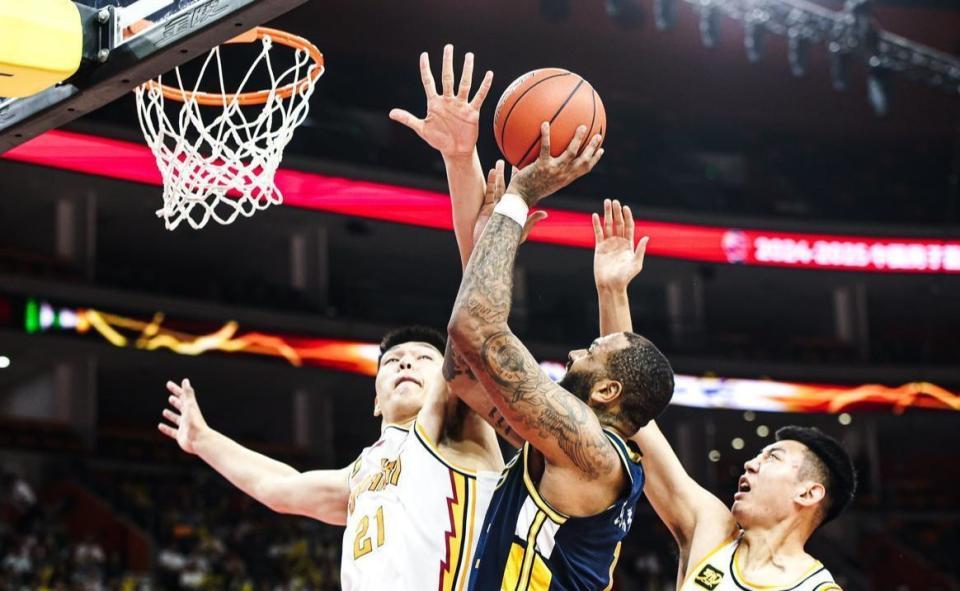 场均26+7！广东功勋外援或回归CBA，朱芳雨会否出手？