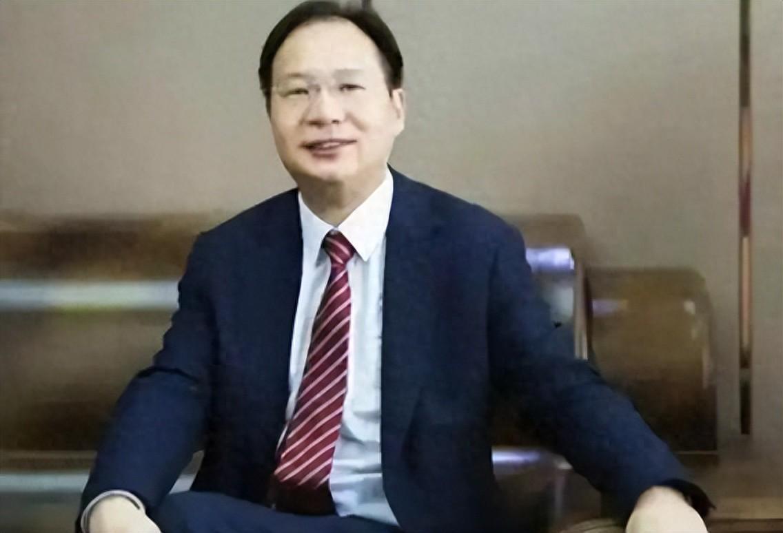 江苏第一包工头黄裕辉：追随许家印6年，最终股权尽归国资