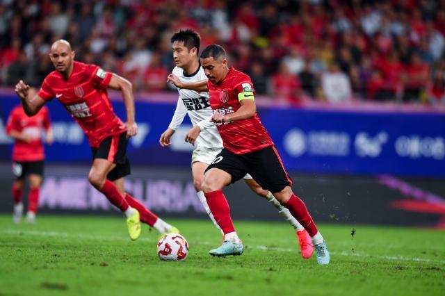 中超争冠白热化：成都申花紧追，国安换帅难阻颓势