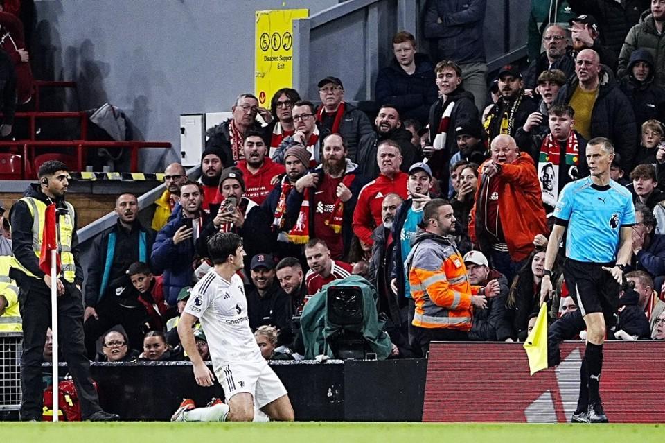 287天救赎！马奎尔绝杀利物浦，安菲尔德见证红魔传奇时刻