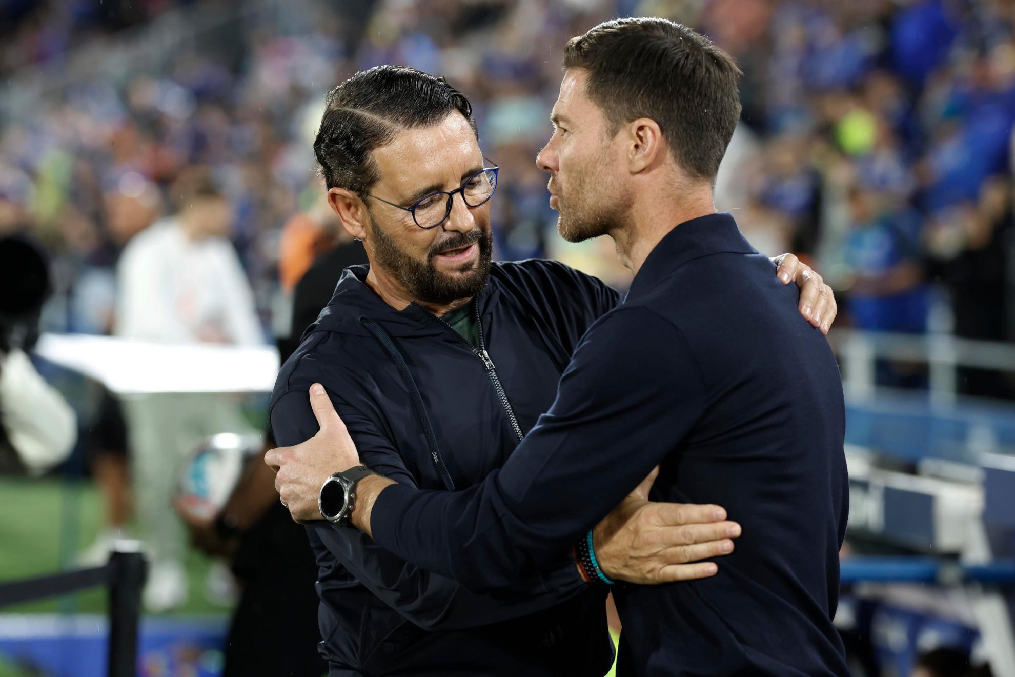 皇马主帅阿隆索与赫塔费替补席争执，赛后双方冷静化解