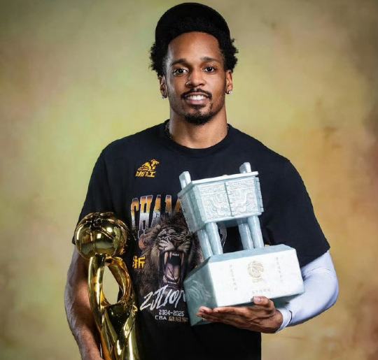 广厦新赛季四外援阵容揭晓：续约FMVP布朗+卡尔顿，签桑普森+塔克