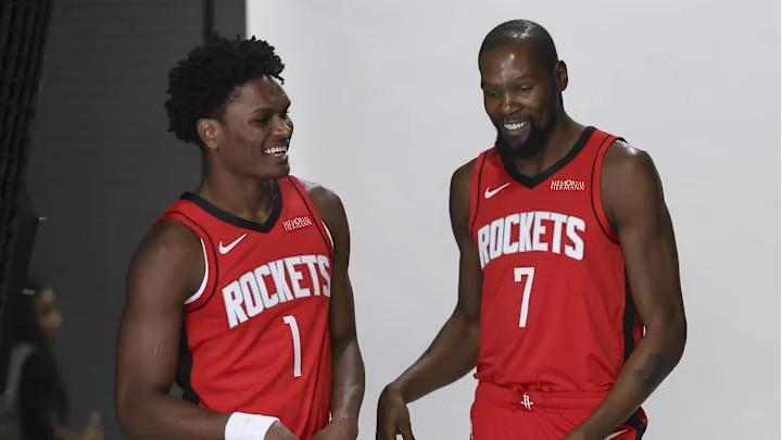 杜兰特降薪3000万续约火箭，阿门-汤普森盛赞其慷慨