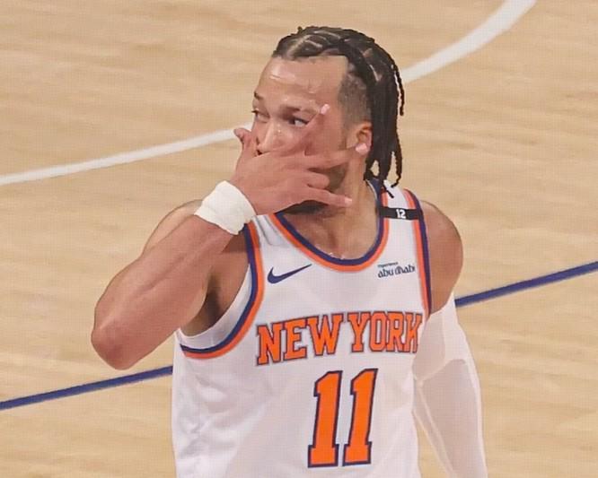 布伦森蒙面庆祝