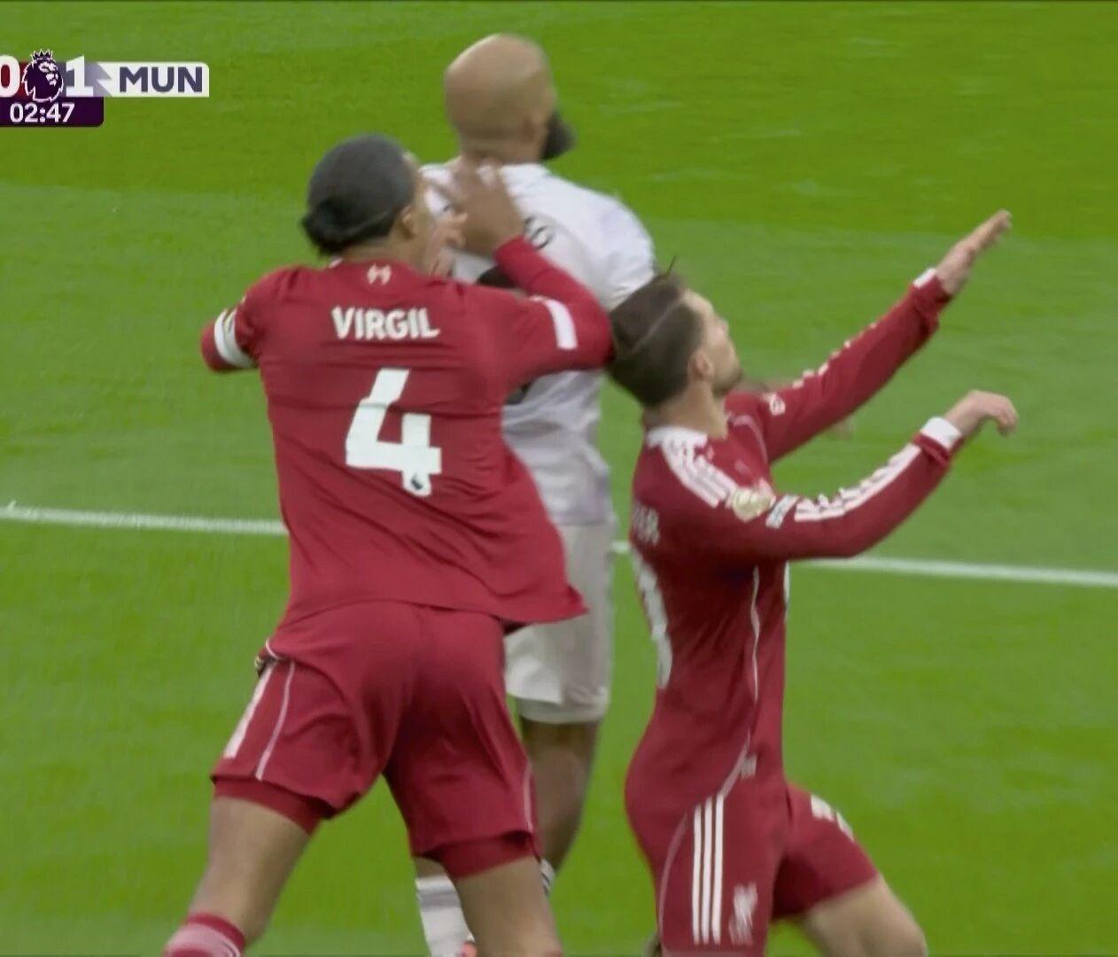 利物浦质疑曼联争议进球：主裁未停赛致失球，英超官方回应