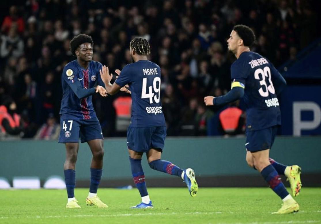 巴黎圣日耳曼加速‘法国化’：本土球员崛起与身份认同重塑