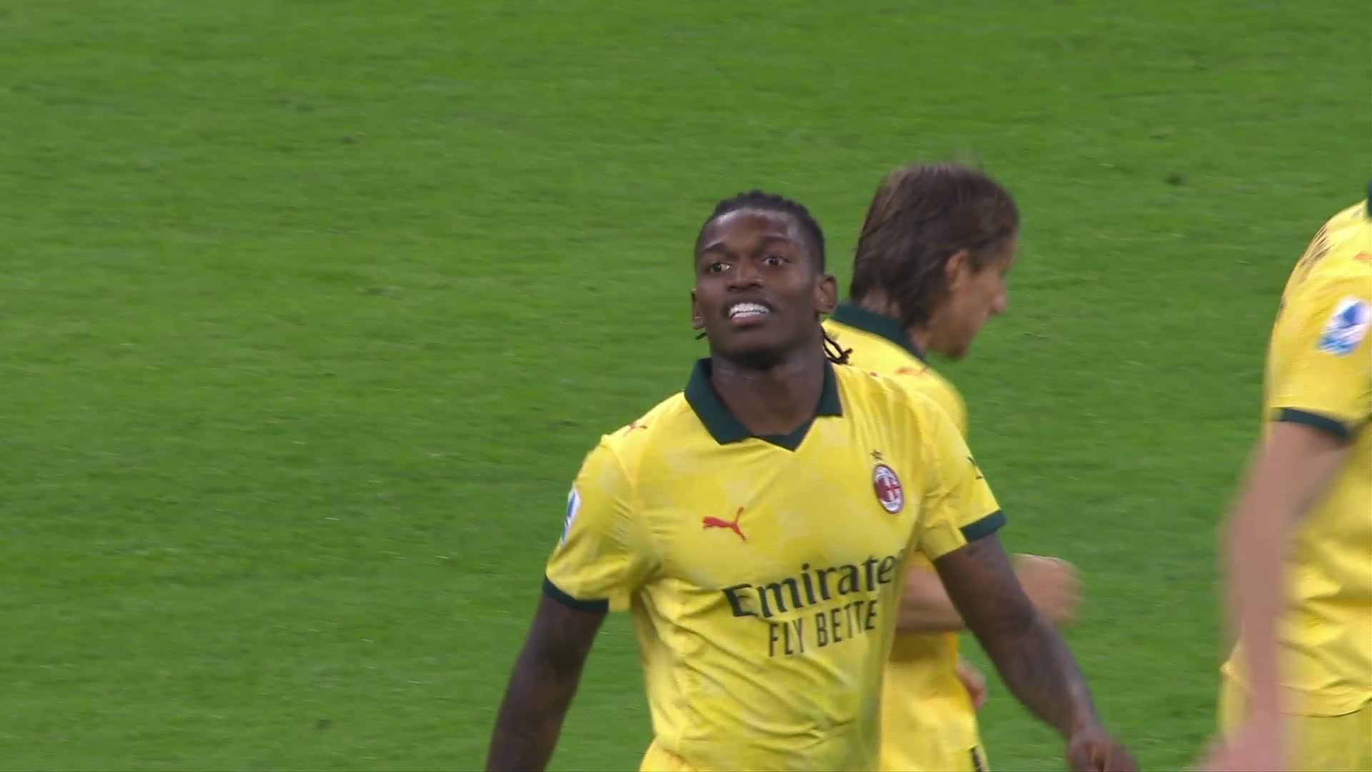 意甲赛场：莱奥破门终结主场进球荒，对阵紫百合建功