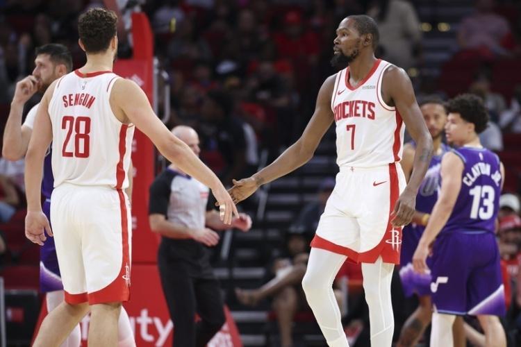 NBA一夜3笔签约：杜兰特降薪3000万续约，杨瀚森队友获大合同