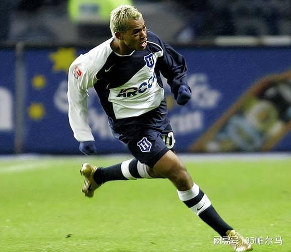 马塞利尼奥染错国旗颜色的争议瞬间