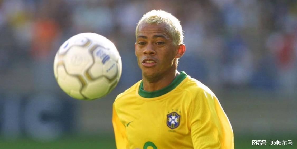 巴西传奇马塞利尼奥：任意球大师的狂放人生与44岁退役之谜