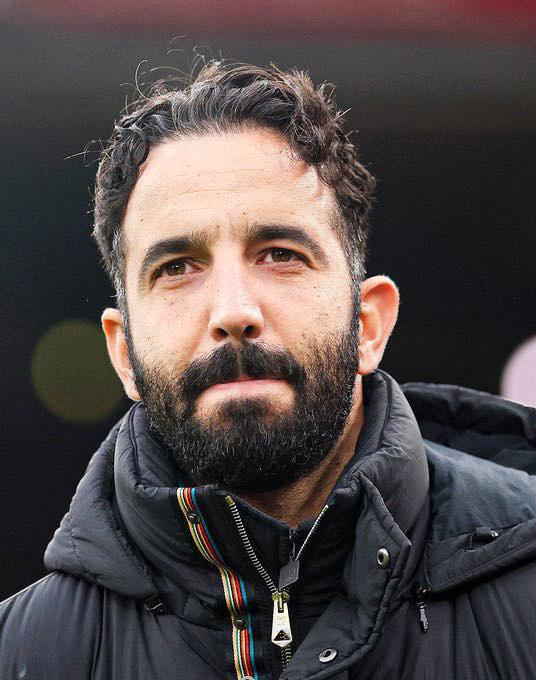 曼联2-1绝杀利物浦，维拉2-1逆转热刺！英超积分榜新格局