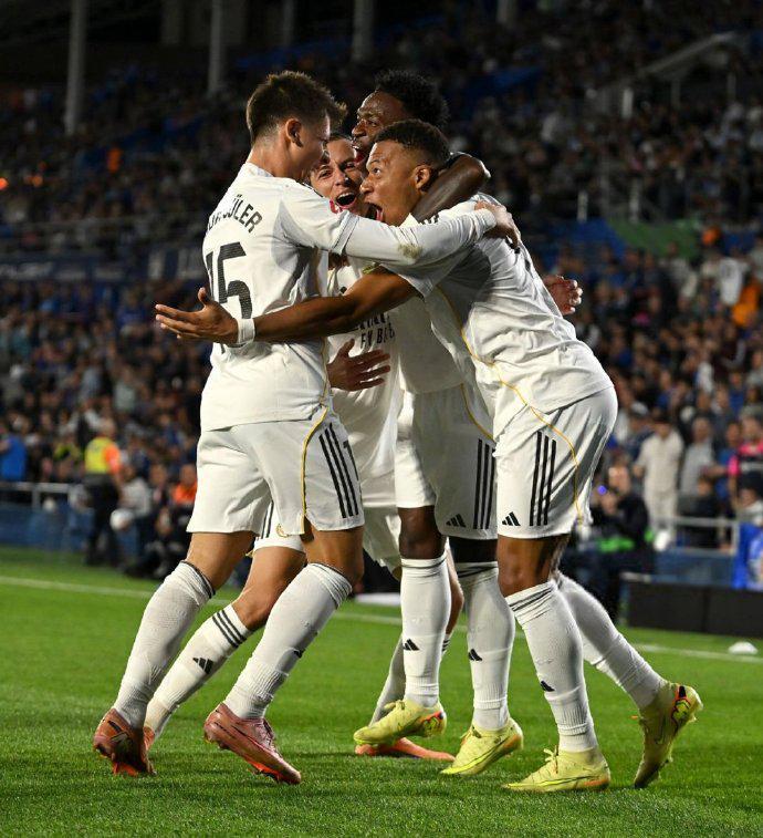 皇马1:0客胜赫塔菲！姆巴佩6连斩+熊皇造双红，重登西甲榜首