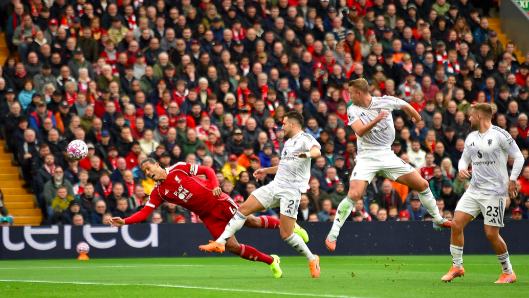 英超双红会1-2！利物浦62秒丢球+遭绝杀，总身价11.5亿豪门落败