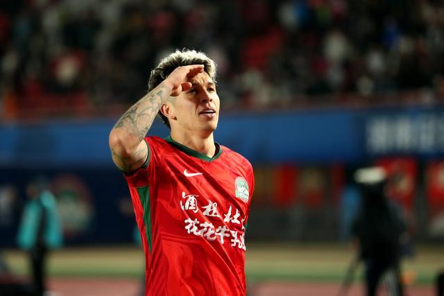 中超战报：河南队2-0力克长春亚泰 创单赛季双杀纪录