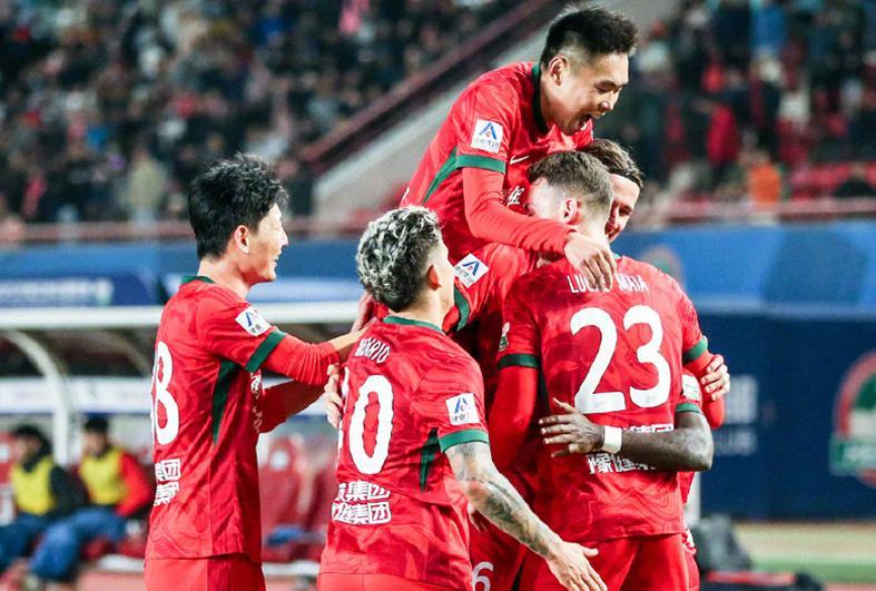 哈跑跑战术烂尾，拉莫斯攻势足球显威！亚泰国安保级堪忧