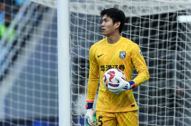 武汉三镇残阵大连战平，下轮对阵新鹏城或提前保级