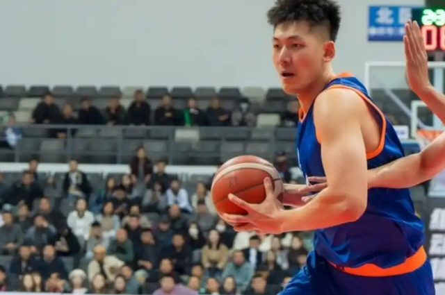 辽宁男篮新星张陈治峰单场20分 能否接班韩德君成焦点