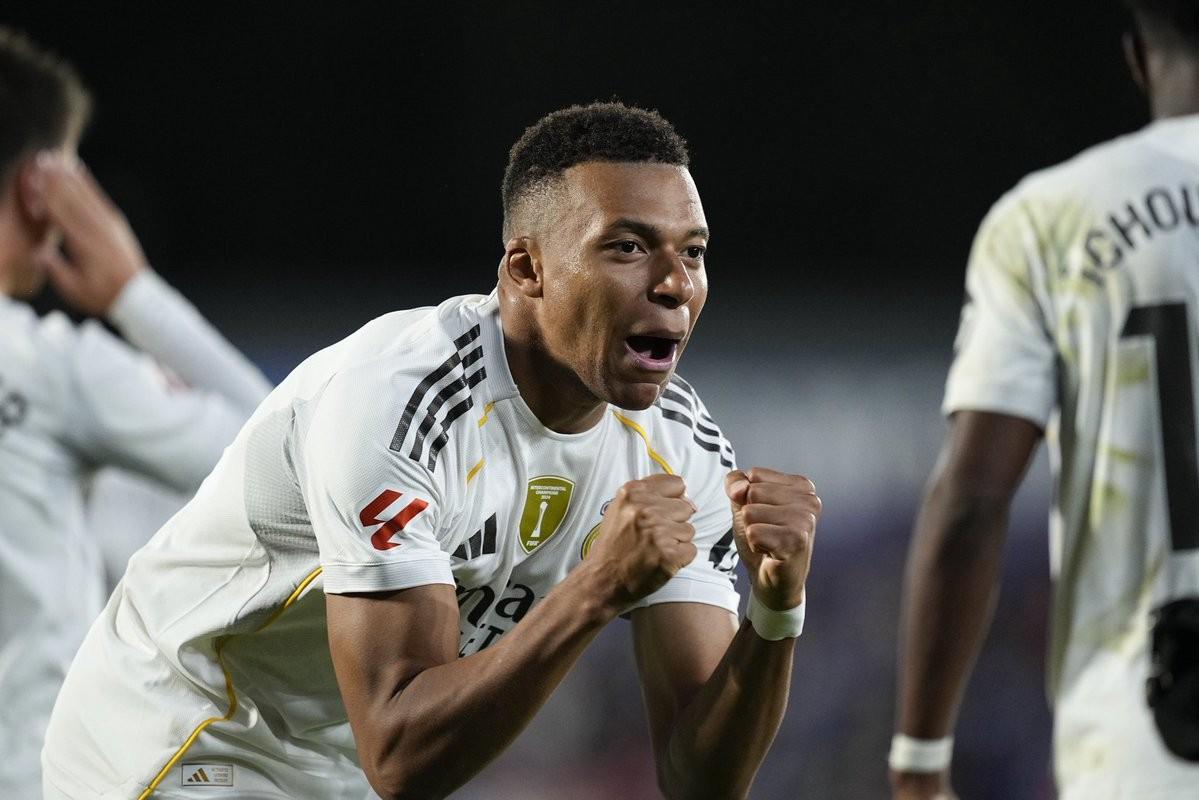 姆巴佩395球创纪录，27岁前超越梅西成进球王