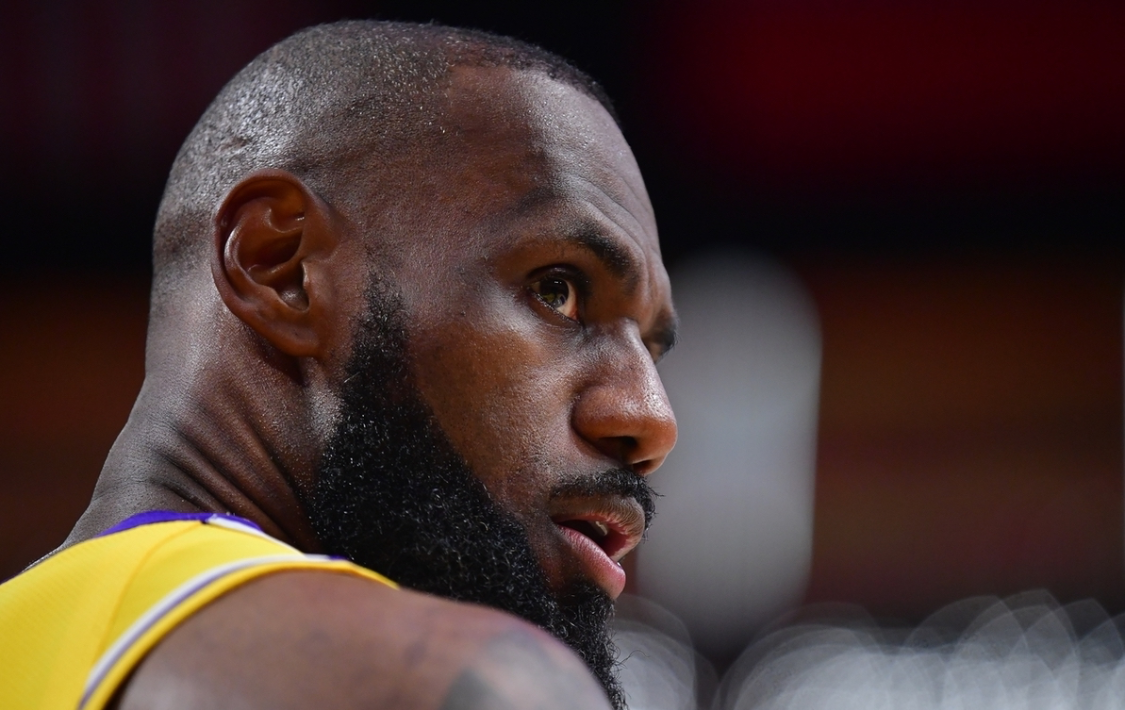 39岁年薪超4500万！NBA历史仅詹姆斯达成，杜兰特能否追平？