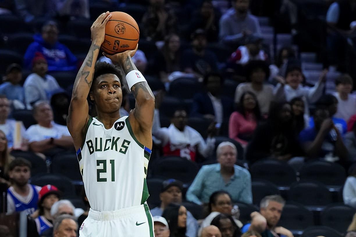 雄鹿为留前快船侧翼悍将，或裁掉潜力新星泰勒-史密斯