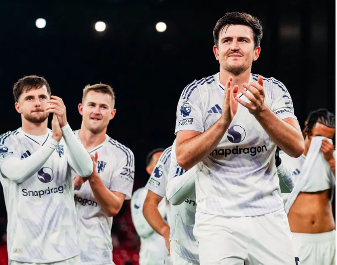 曼联双红会力克利物浦：战术转折与斯洛特激进策略的代价