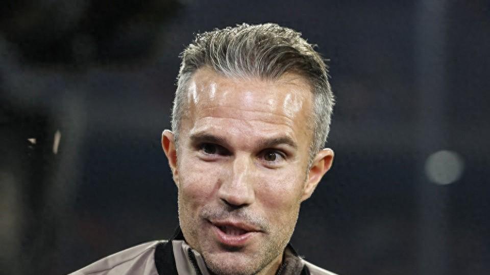 范佩西执教首秀惊艳！费耶诺德9轮不败7-0狂胜领跑荷甲