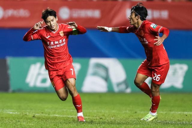 向余望梅开二度！重庆铜梁龙逆转大连鲲城，冲超形势明朗