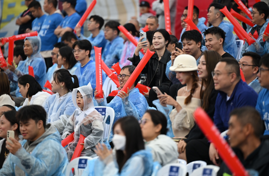 两江深蓝汽车队主场首秀 点燃渝超联赛全民热情