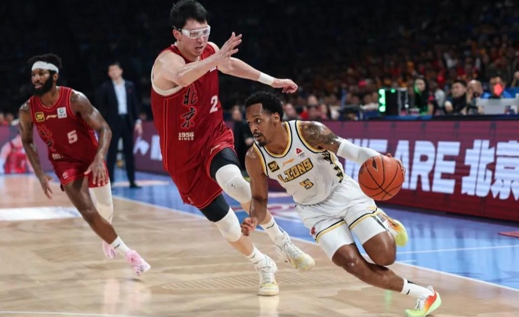 广厦四外援阵容揭晓！布朗成卫冕关键，CBA争冠格局再升级