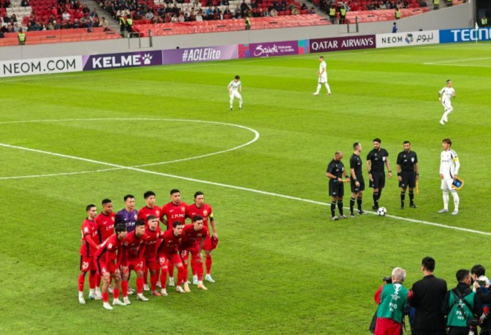 亚冠惊魂25分钟：海港0-2惨败町田泽维亚，傅欢乌龙成焦点