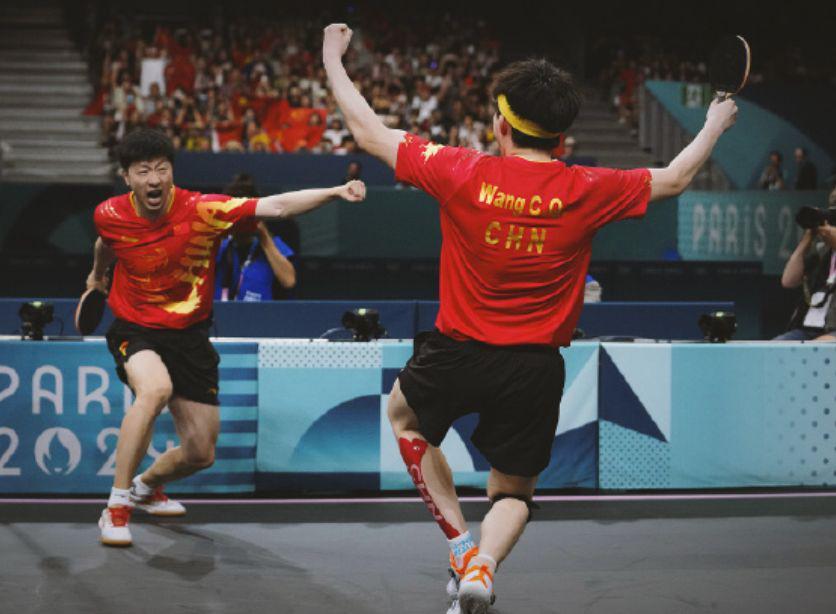 国乒传承暖心一幕！王楚钦为马龙庆生，马龙：未来靠你了