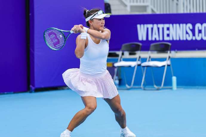 WTA广州赛首轮：郭涵煜1-2惜败邦达尔 成为中国首位出局选手