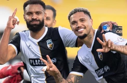 佩德罗-恩里克深情送别罗伯森退役，昔日葡萄牙队友情深