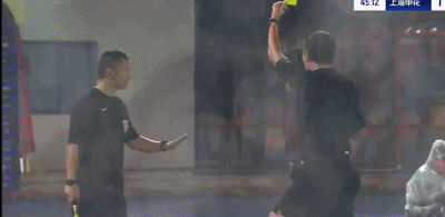 安布罗西尼评张呈栋红牌：边裁失误难掩球员失当行为