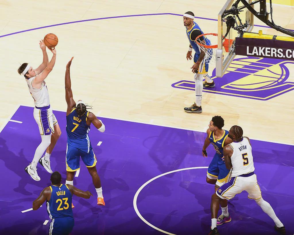 湖人新赛季惊喜！文森特场均16+3成三当家，合同年强势爆发