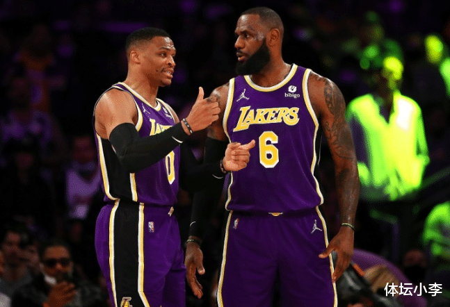 詹姆斯人设危机！威少揭露其不真诚与双面人行为