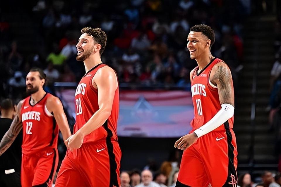 火箭内线核心申京谈新赛季阵容与杜兰特续约：大个子阵容助力争胜