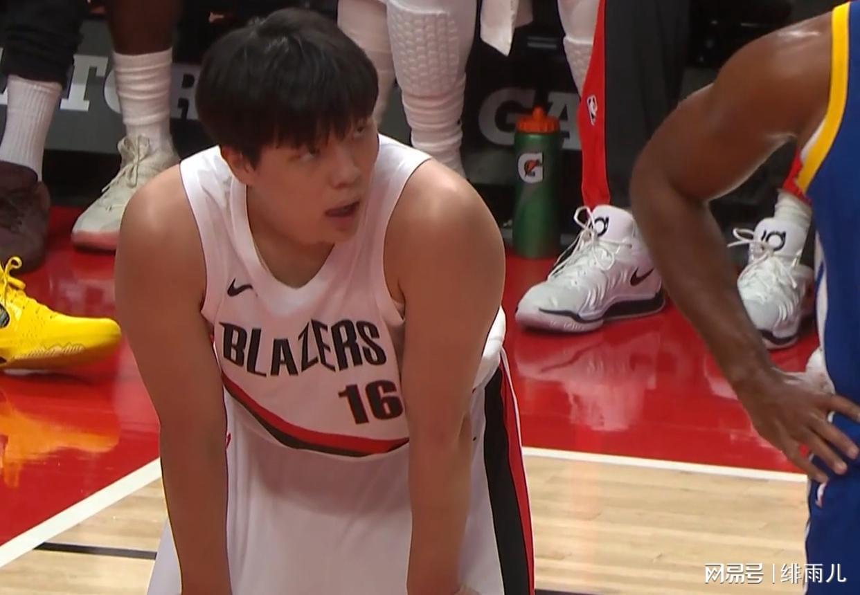 开拓者内线新格局：罗威复出挤走杨瀚森，克林根让出首发