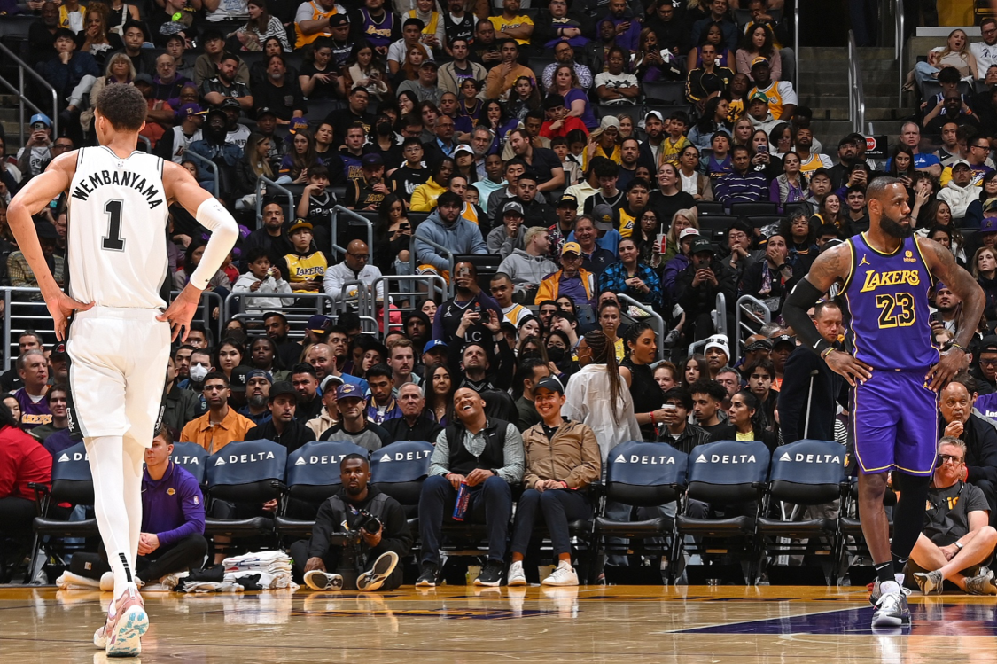 詹姆斯球星卡收藏量力压群雄，41岁仍居联盟前二