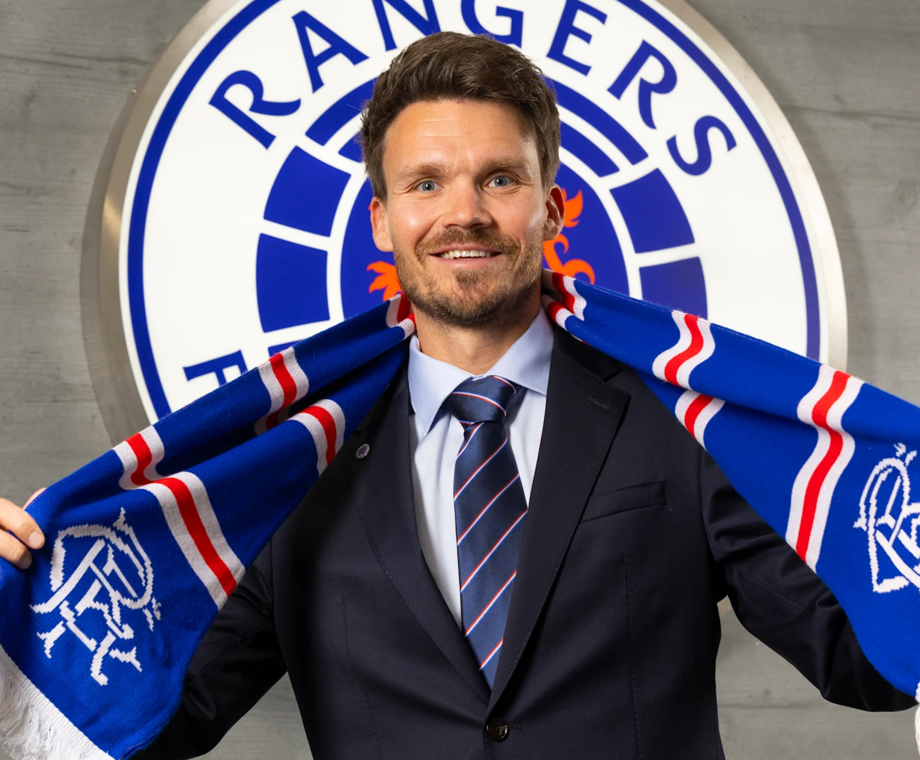 丹尼·罗尔：执教流浪者主打攻势足球，豪门经历助力新征程