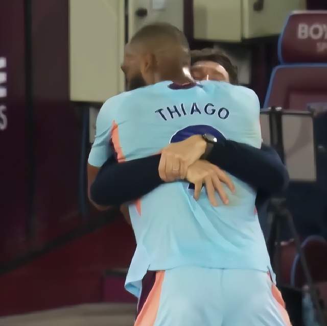 0-2惨败！西汉姆成降级大热：主场4连败，8轮仅1胜