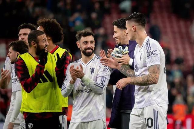 曼联7500万新援姆贝乌莫崛起 9场4球力压B费成新核心