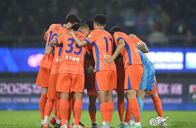 泰山队外援调整迫在眉睫，扶正韩鹏或成新赛季关键