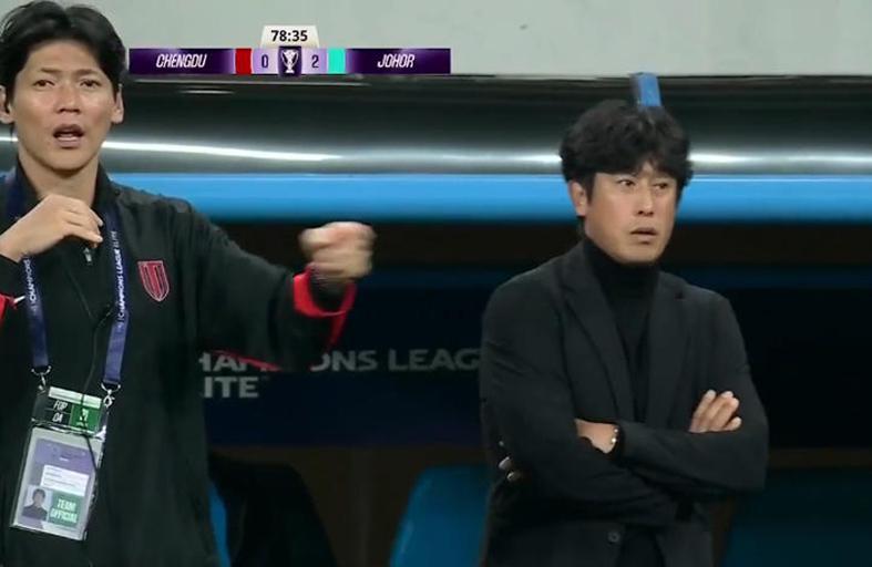 成都蓉城0-2负于柔佛新山：小将表现欠佳，刘殿座神扑难救主