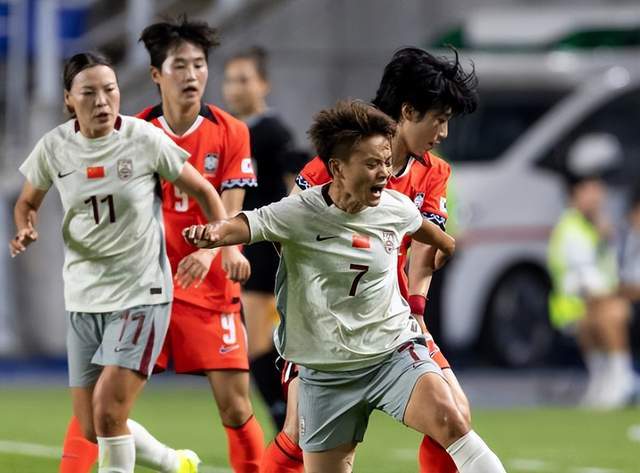 比中国女足要求高！韩国女足抗议男足坐商务舱：扬言可能罢赛！